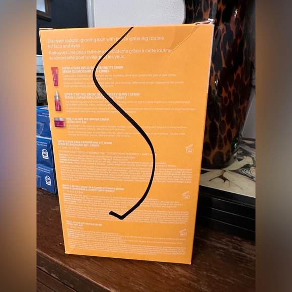 NEW StriVectin Multi-Action Cosmetic Gift Set - 3 piece BRIGHTEN AND RESTORE $90 - Picture 6 of 7